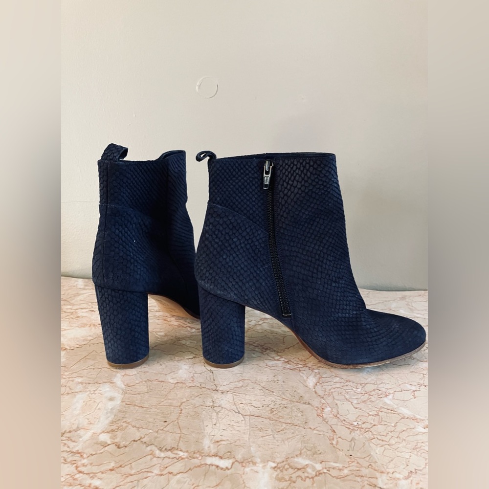 Maje Sz 7.5 Navy Felix boots